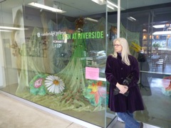 diana at exhibit entrance