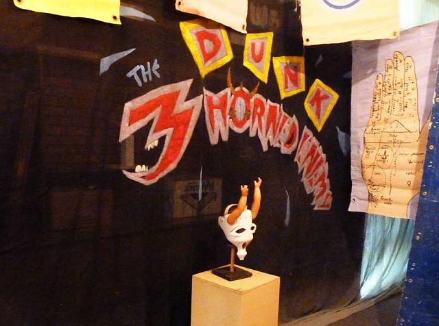 gsdunk.jpg - Dunk the 3-Horned Enemy (game from The Greatest Show)